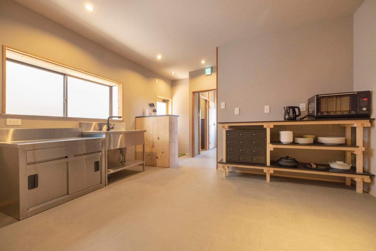 Coliving&Cafe SANDO Imabari Railway Station Eksteriør billede